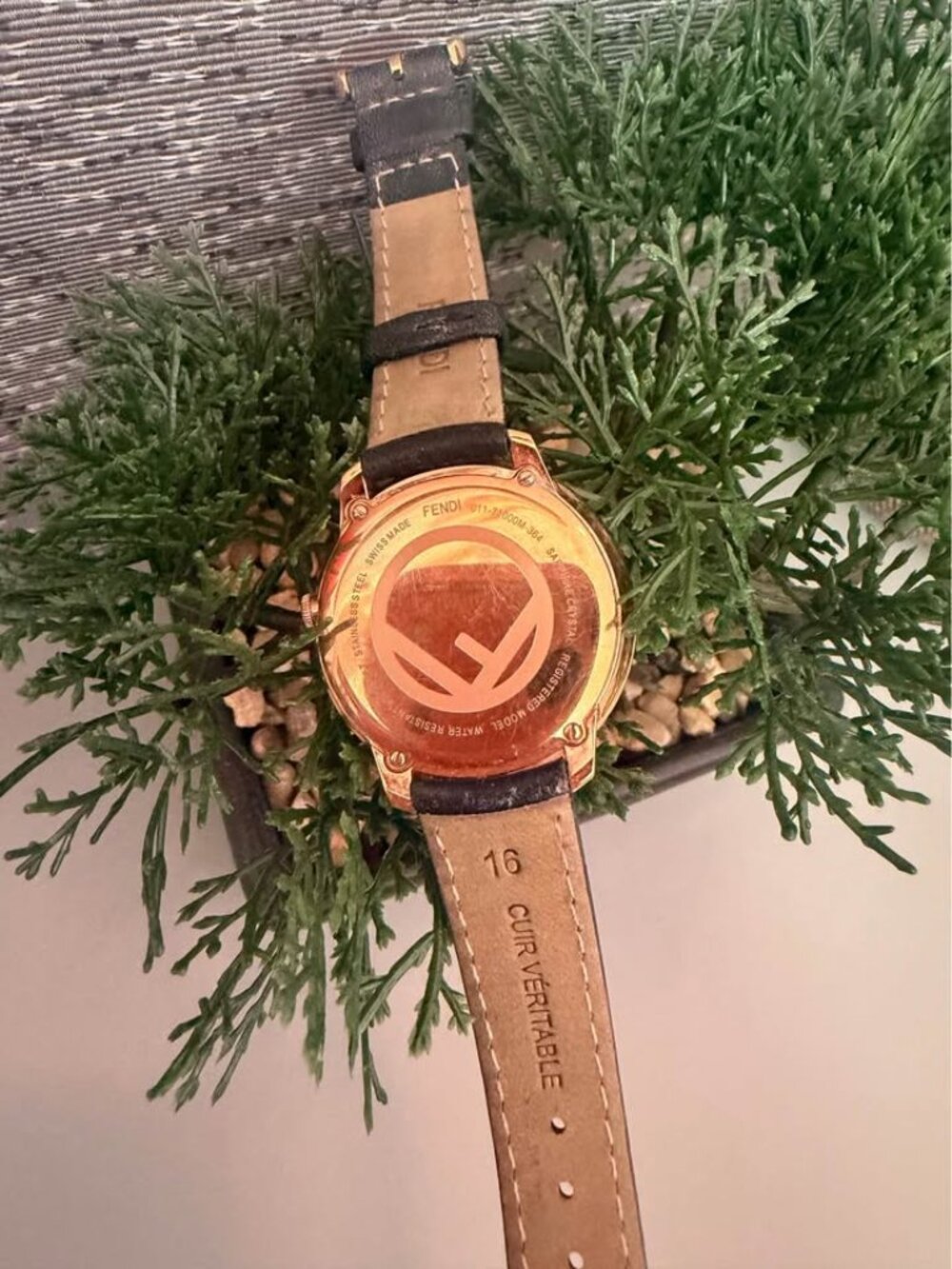 Fendi Run Away Watch – Black & Gold – Excellent Condition - Picture 2 of 2